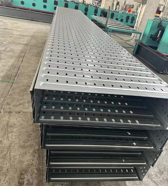 托盤(pán)式電纜橋架